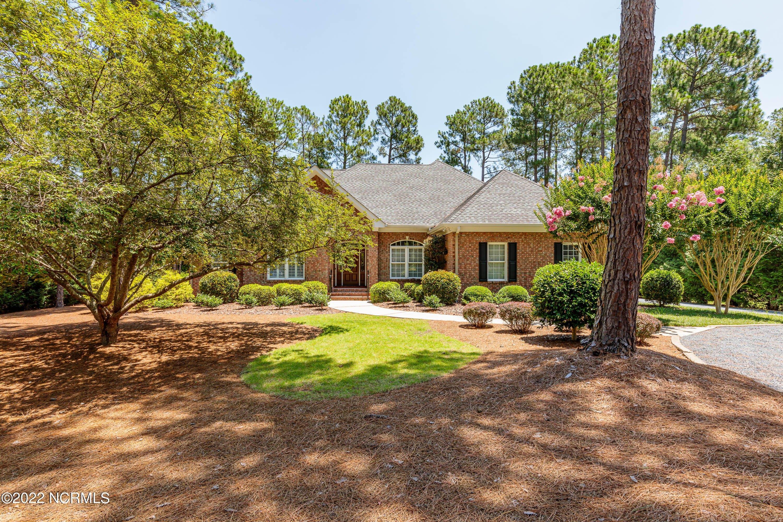 Oxton Cir, Pinehurst, NC 28374