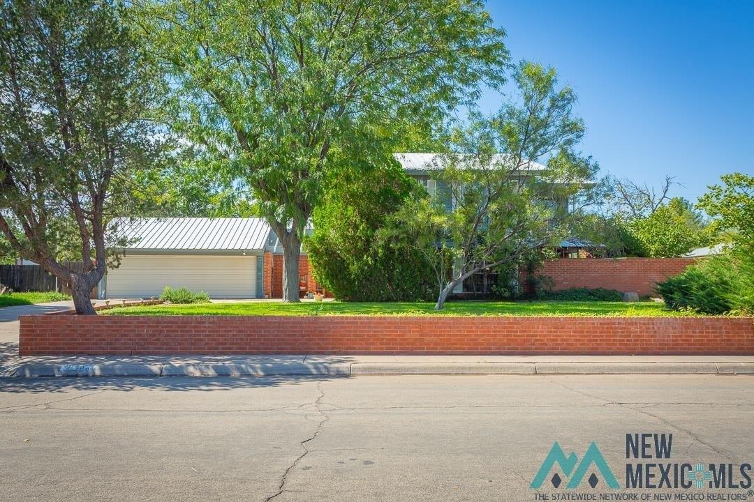 Three Cross Dr, Roswell, NM 88201