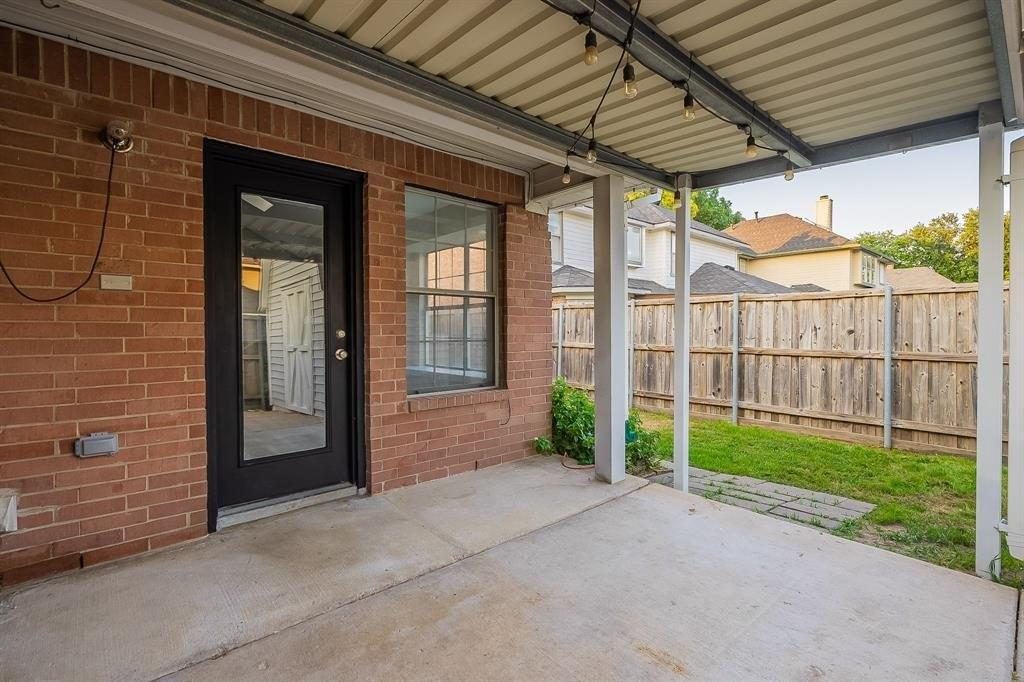 Lois Ln, Rowlett, TX 75088