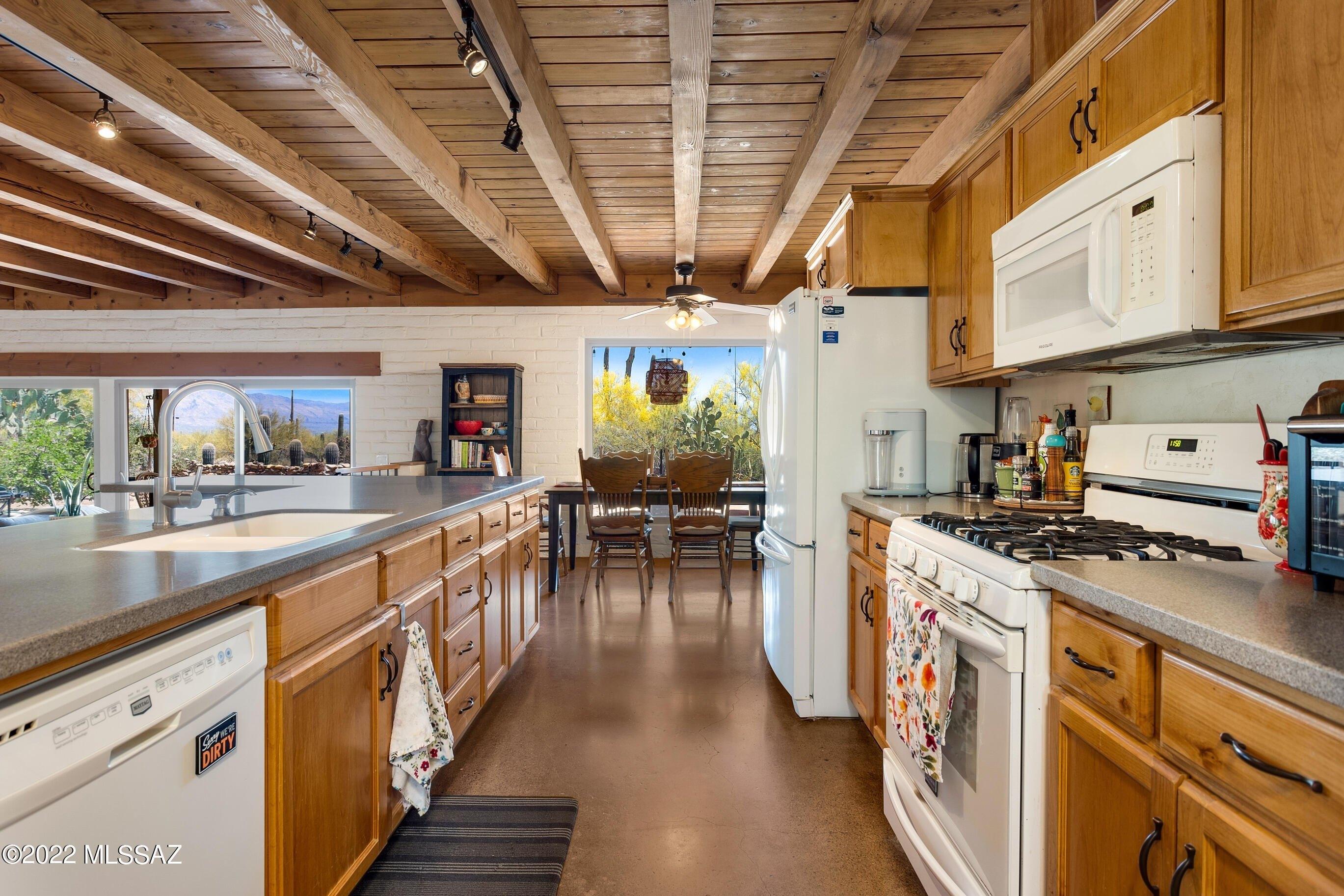 N Lloyd Bush Dr, Tucson, AZ 85745