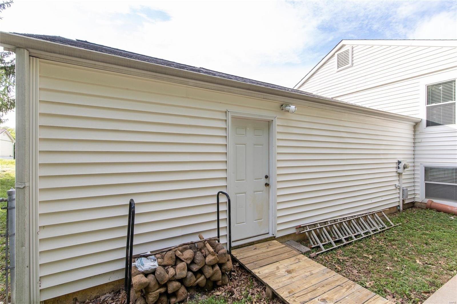 Sue Lynn Dr, High Ridge, MO 63049