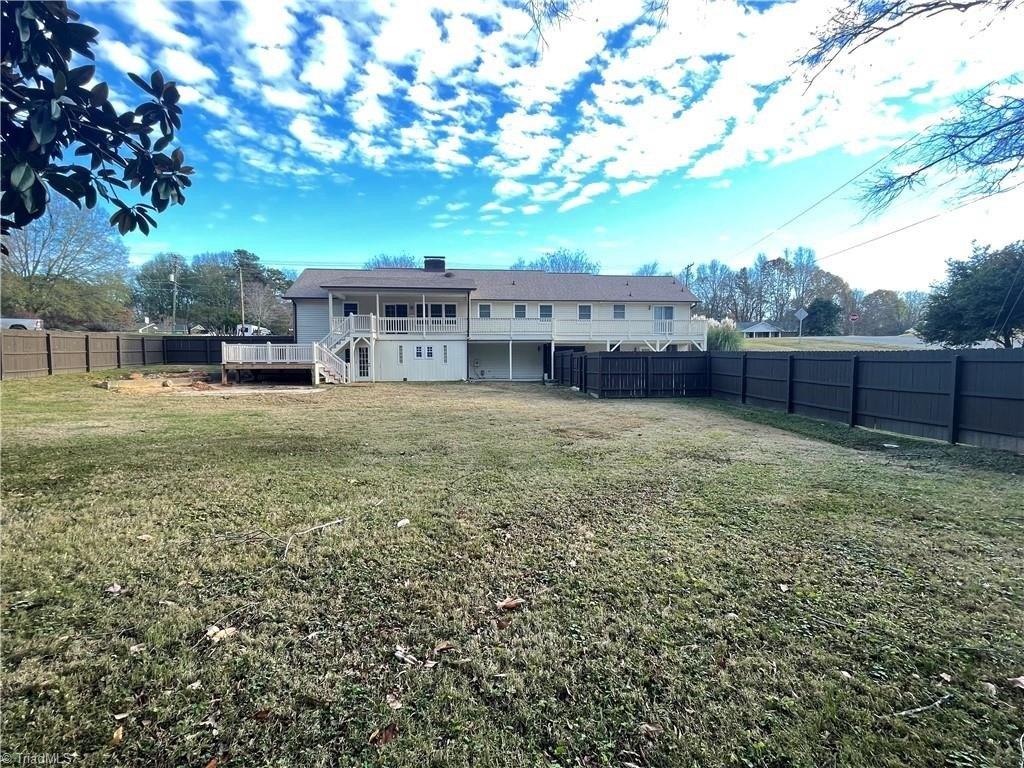 S Peace Haven Rd, Clemmons, NC 27012