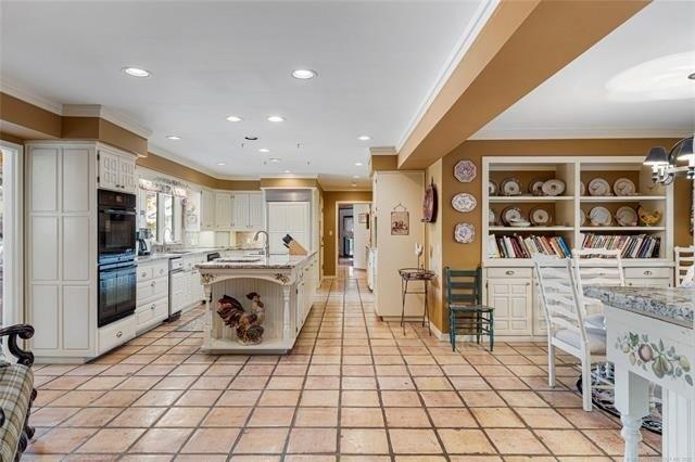 E 74th St, Tulsa, OK 74136