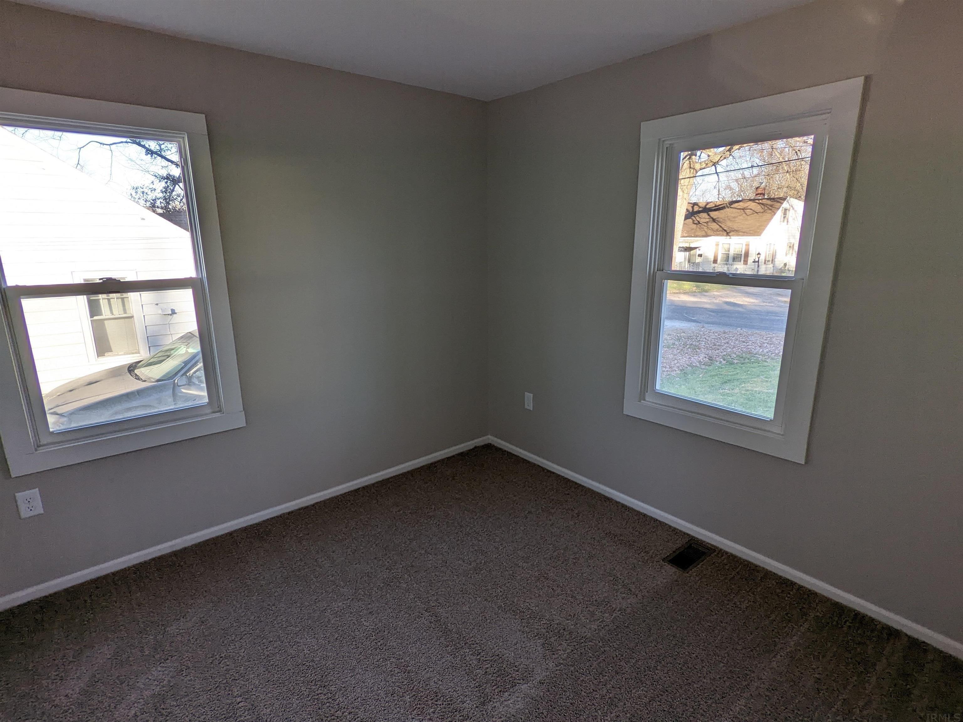 Bradbury Ave, Fort Wayne, IN 46809