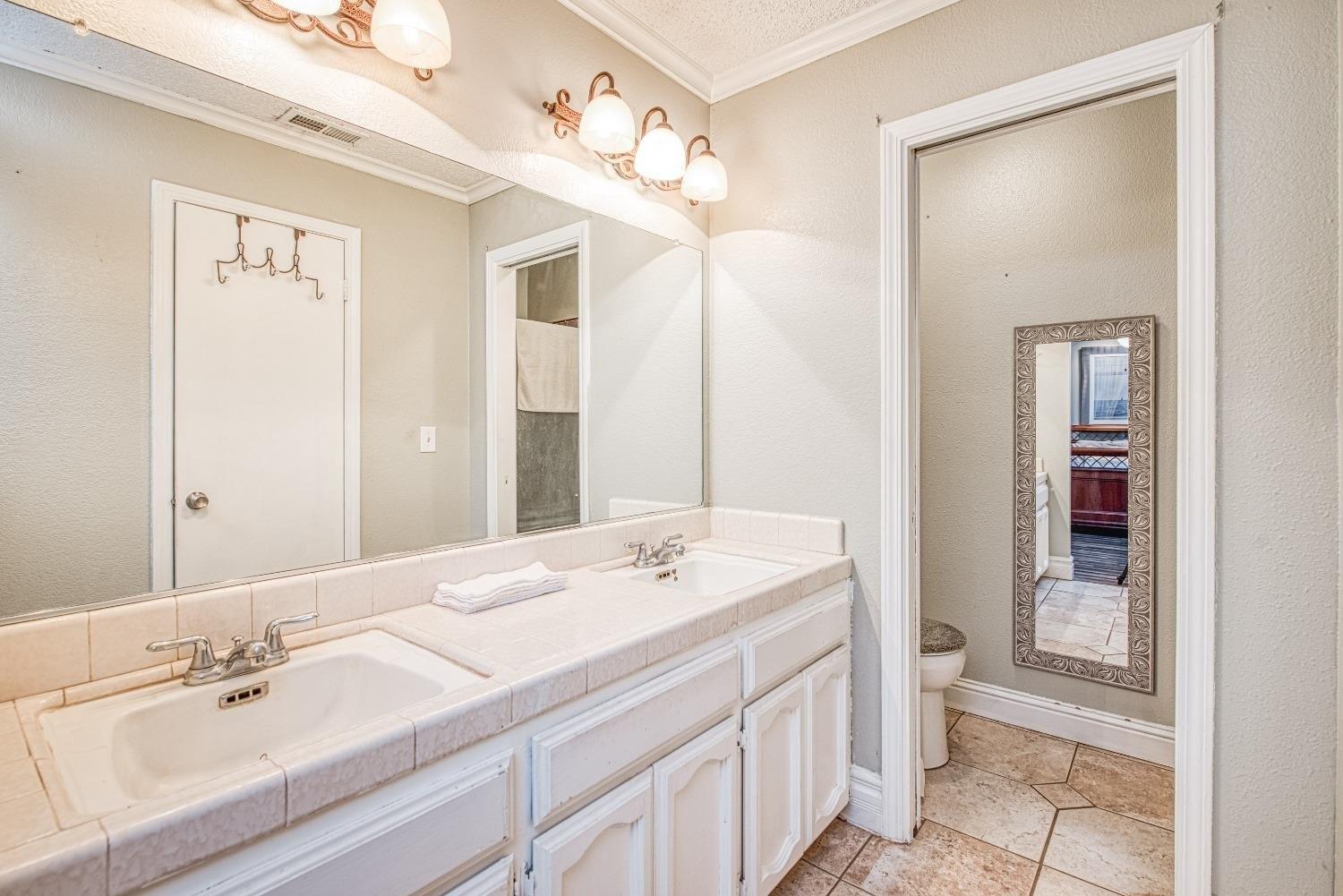Rexford Dr, Madera, CA 93638