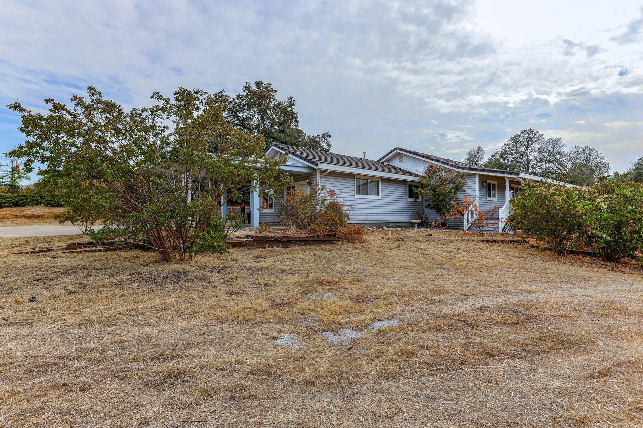 Plateau Cir, Redding, CA 96001