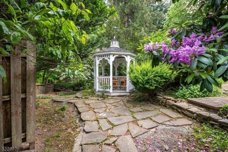 Reservoir Ave, Randolph, NJ 07869