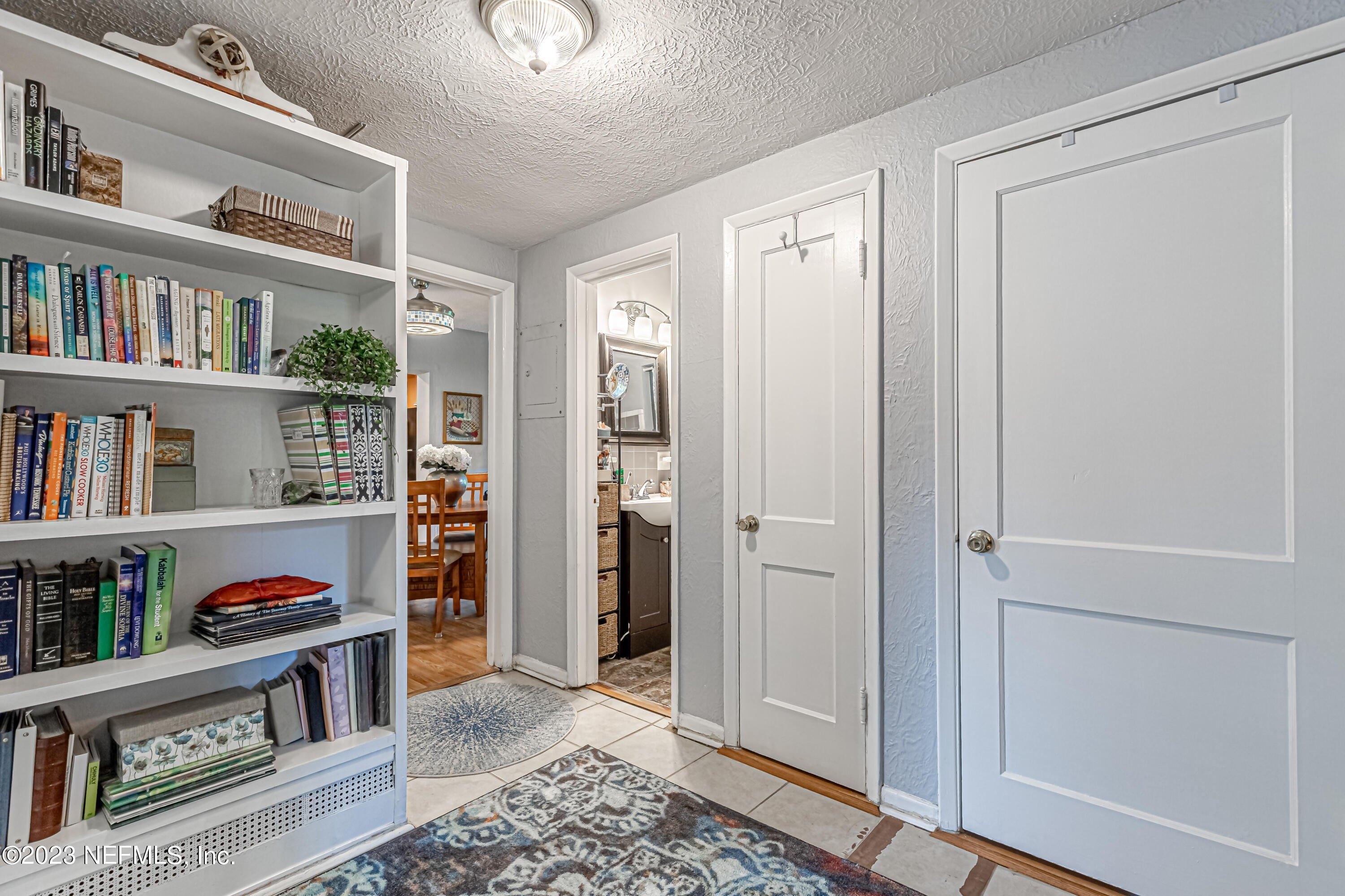 Clemson Rd, Jacksonville, FL 32217