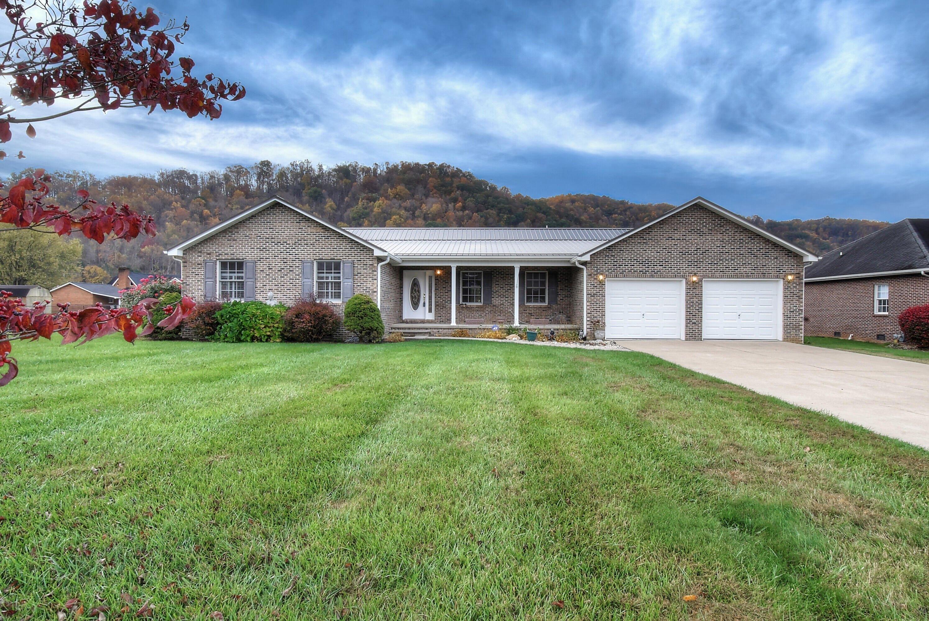 Tad Lincoln Ct, Elizabethton, TN 37643