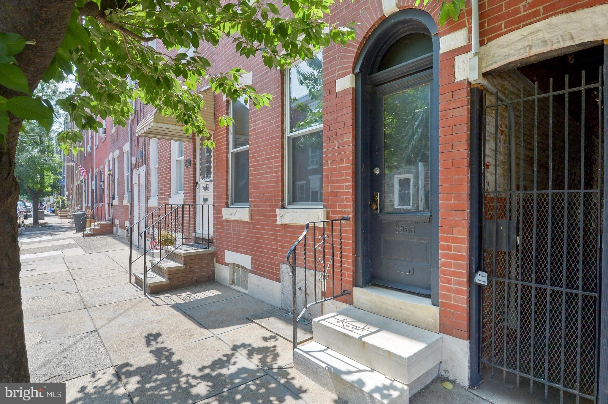 Salmon St, Philadelphia, PA 19125