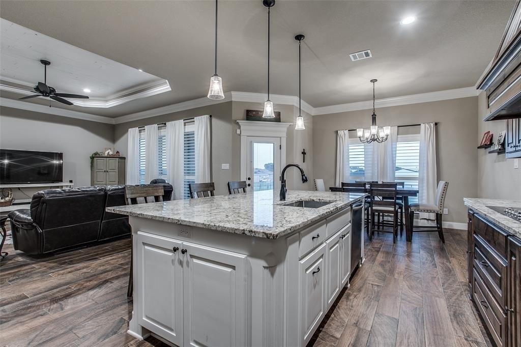 Bluff Ridge Ct, Paradise, TX 76073