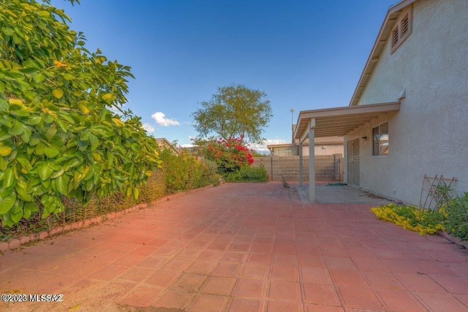 E Mary Dr, Tucson, AZ 85730