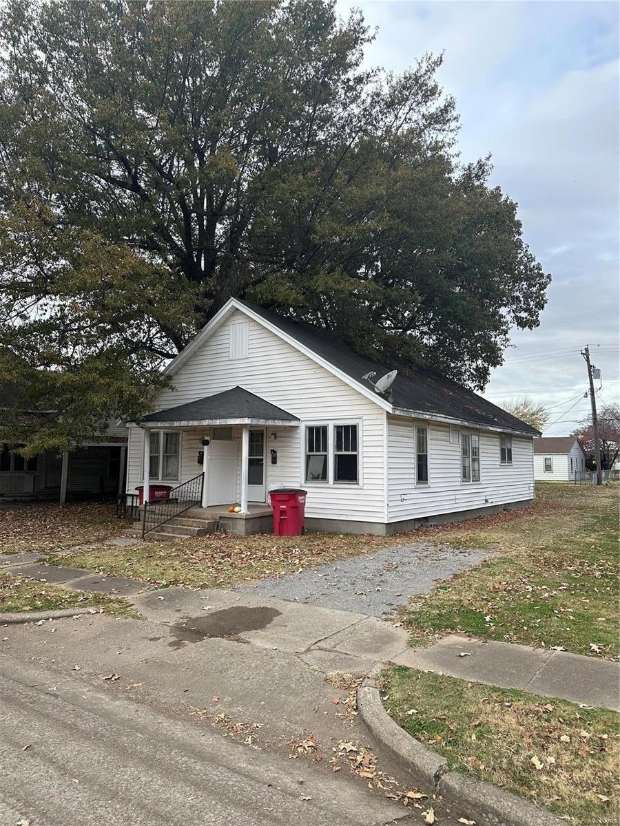Matthews Ave, Sikeston, MO 63801