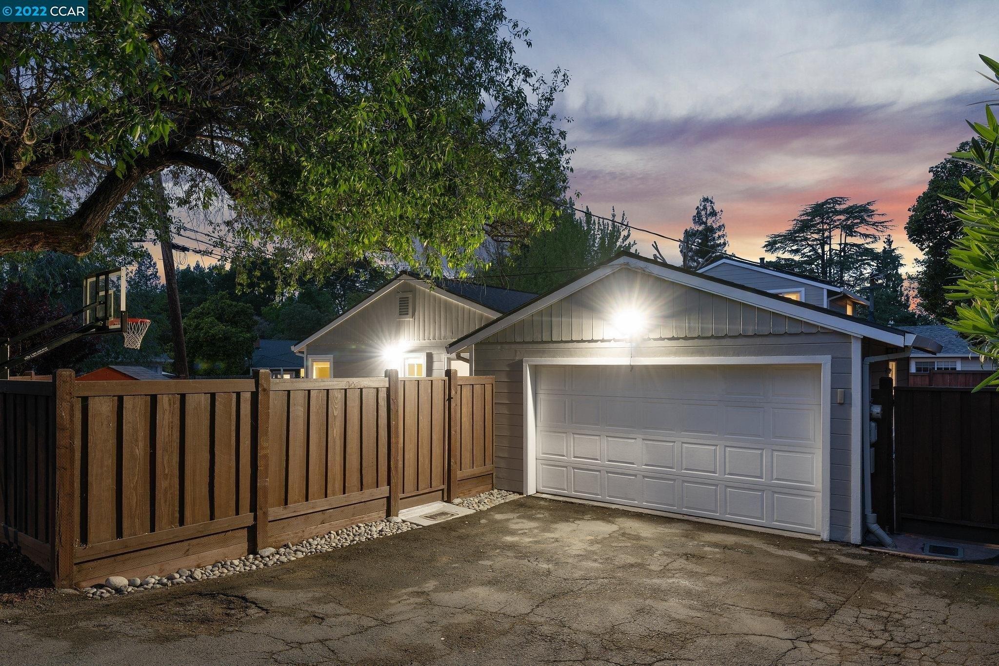 Stewart Ave, Walnut Creek, CA 94596