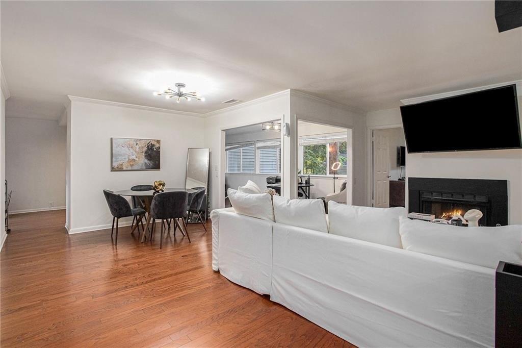 Dunwoody Springs Dr, Sandy Springs, GA 30328