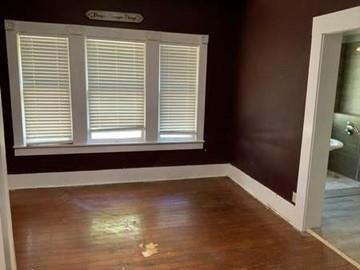 S Rusk St, Weatherford, TX 76086