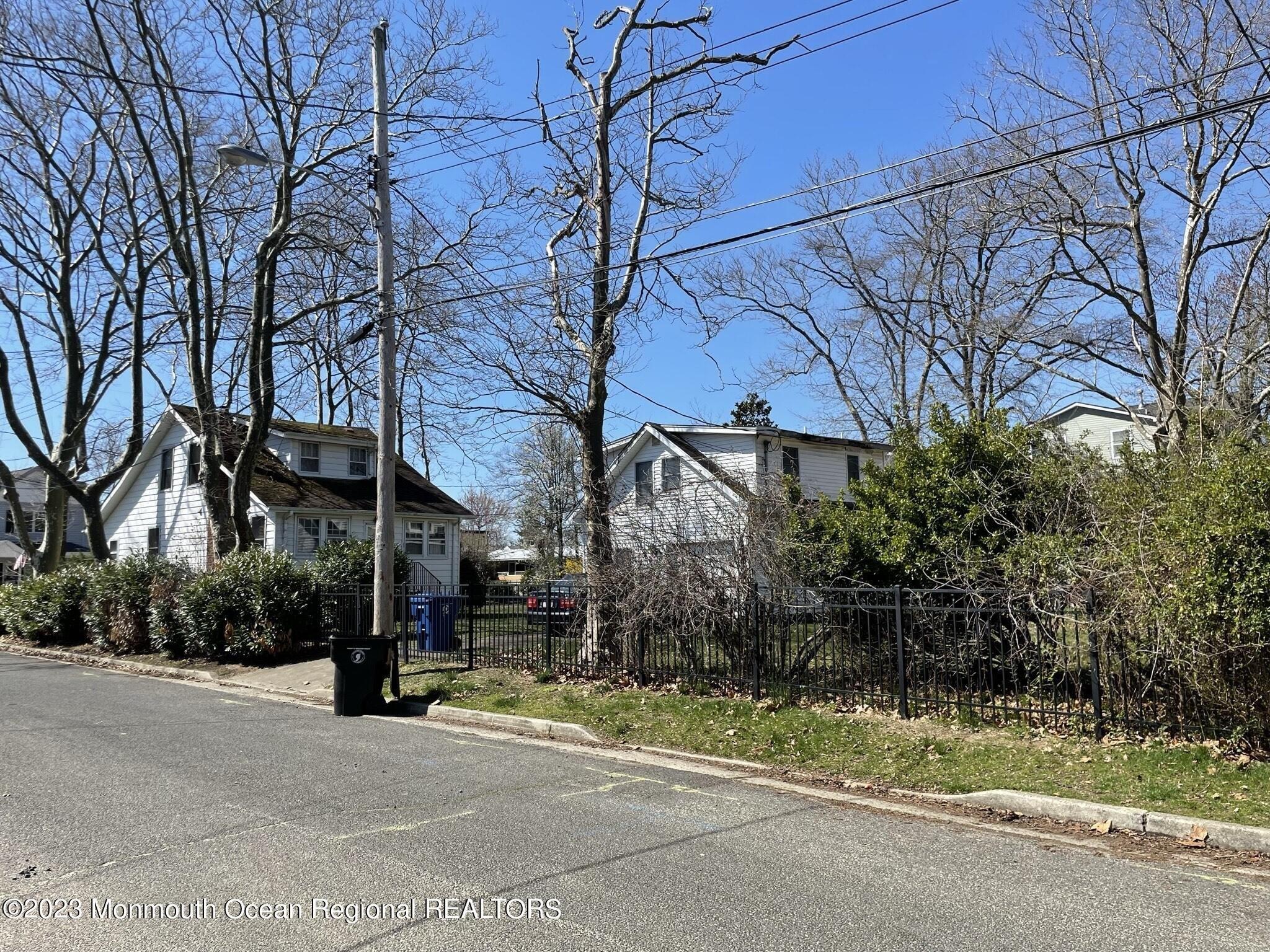 Shore Acres Ave, North Middletown, NJ 07748