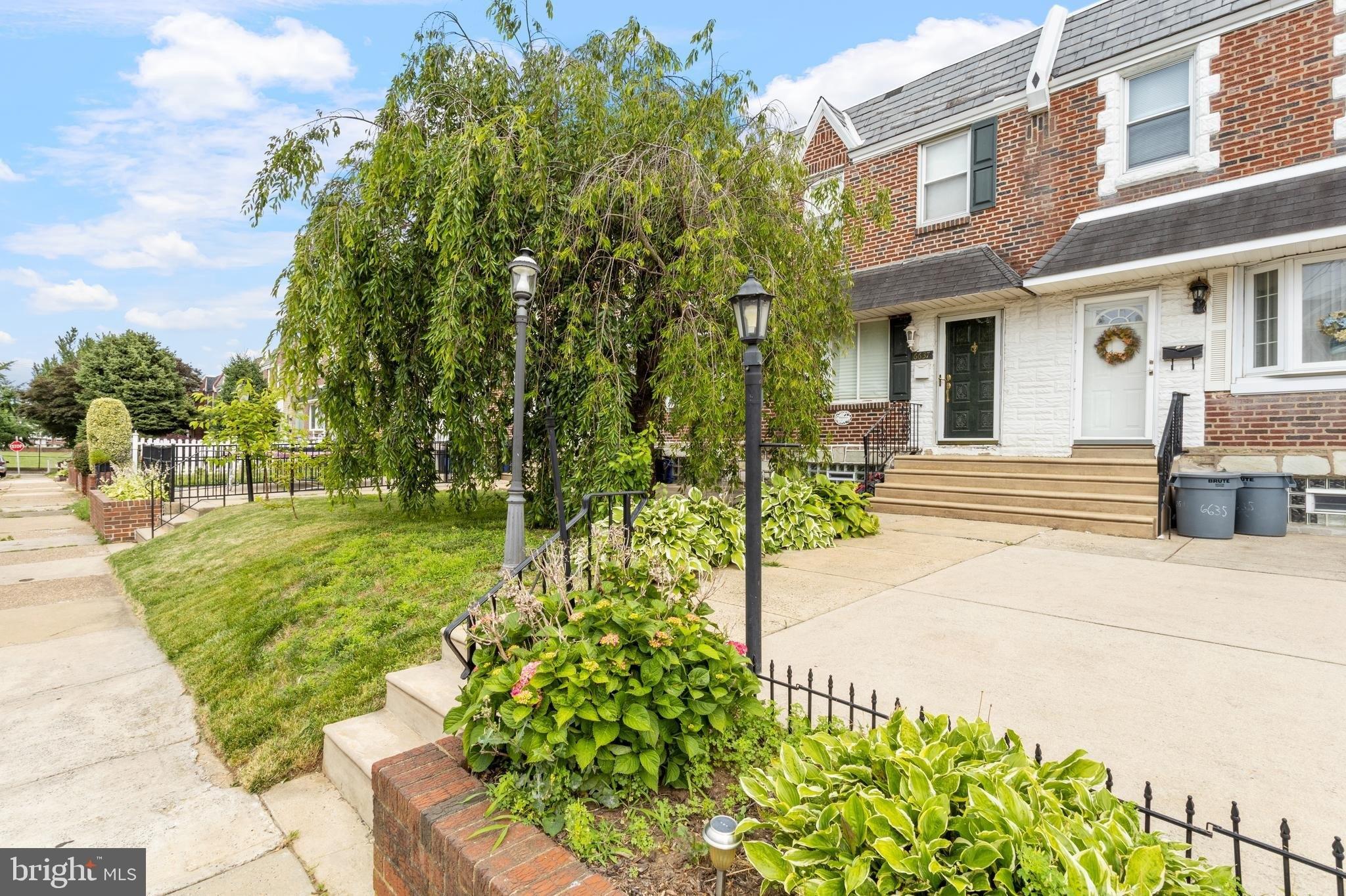 Montague St, Philadelphia, PA 19135