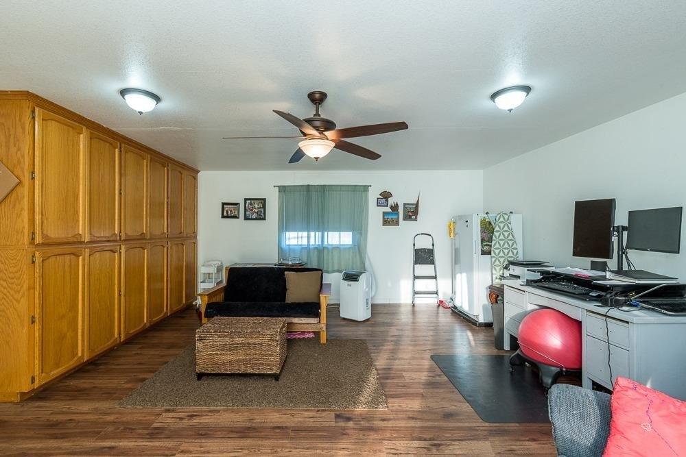Live Oak Dr, Sanger, CA 93657