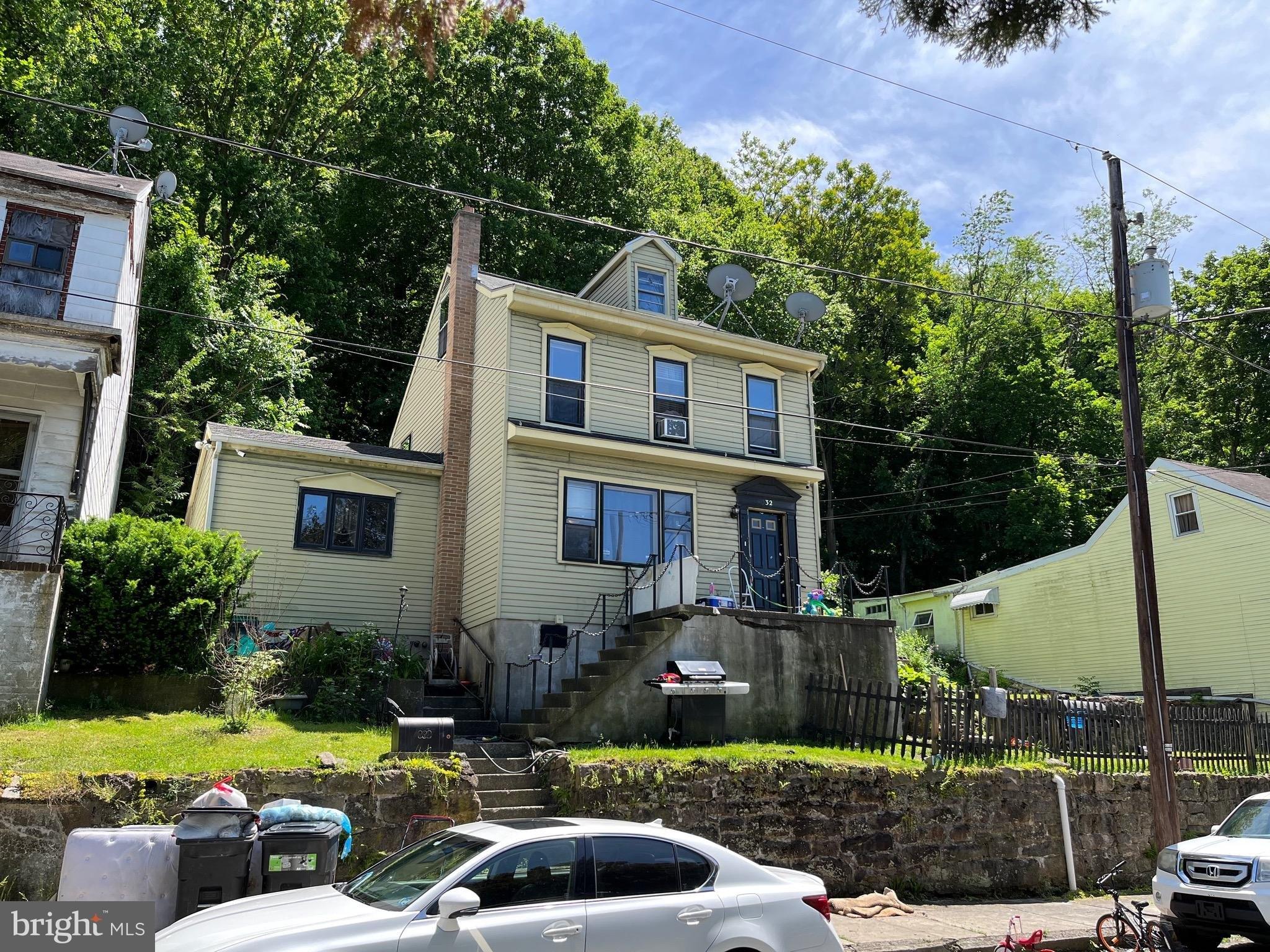 W Savory St, Pottsville, PA 17901