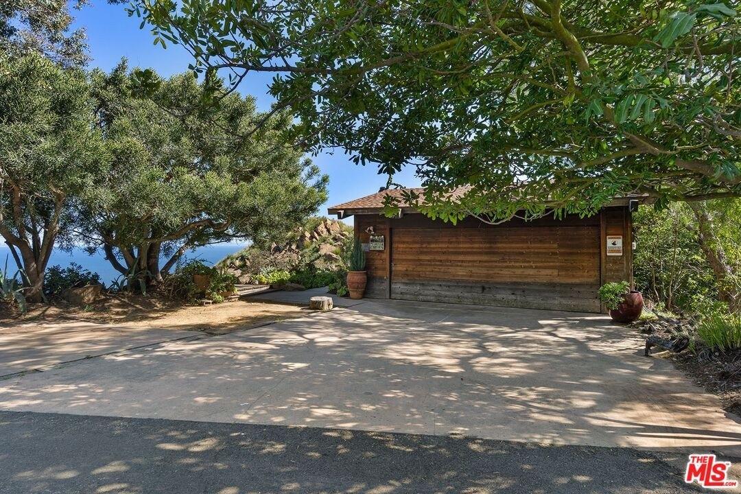 Pinnacle Way, Malibu, CA 90265