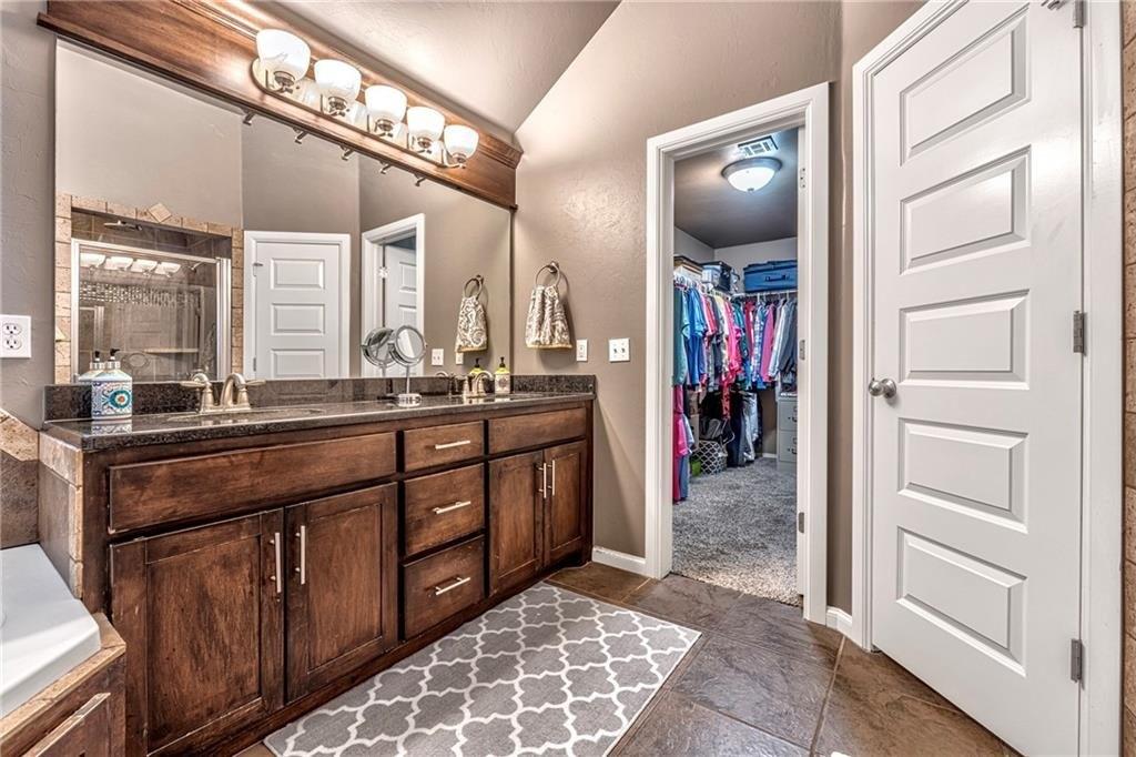 Nw 141st Cir, Oklahoma City, OK 73142