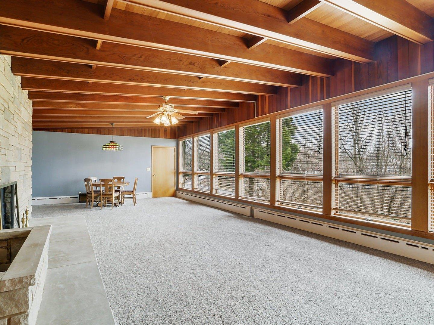 E 7th St, Lockport, IL 60441