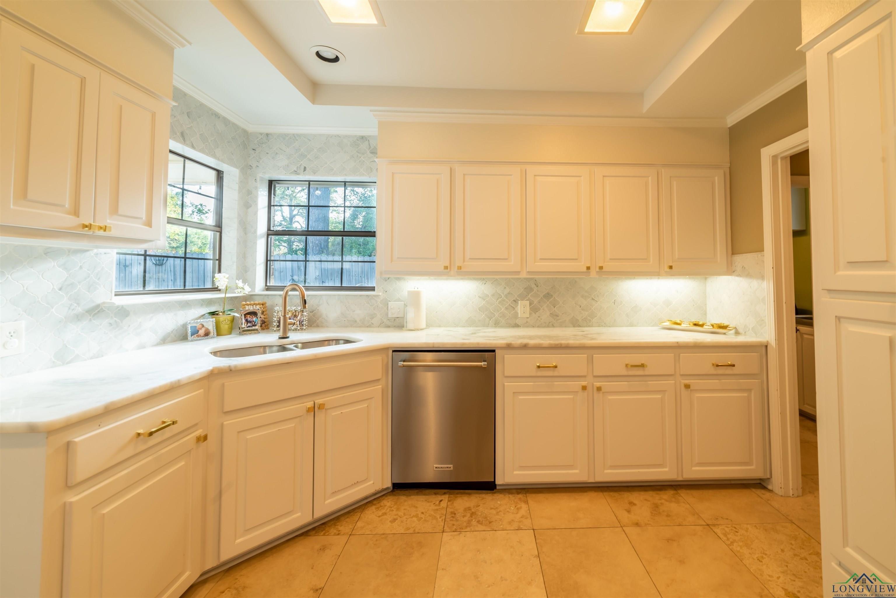 Windsong Ln, Longview, TX 75604