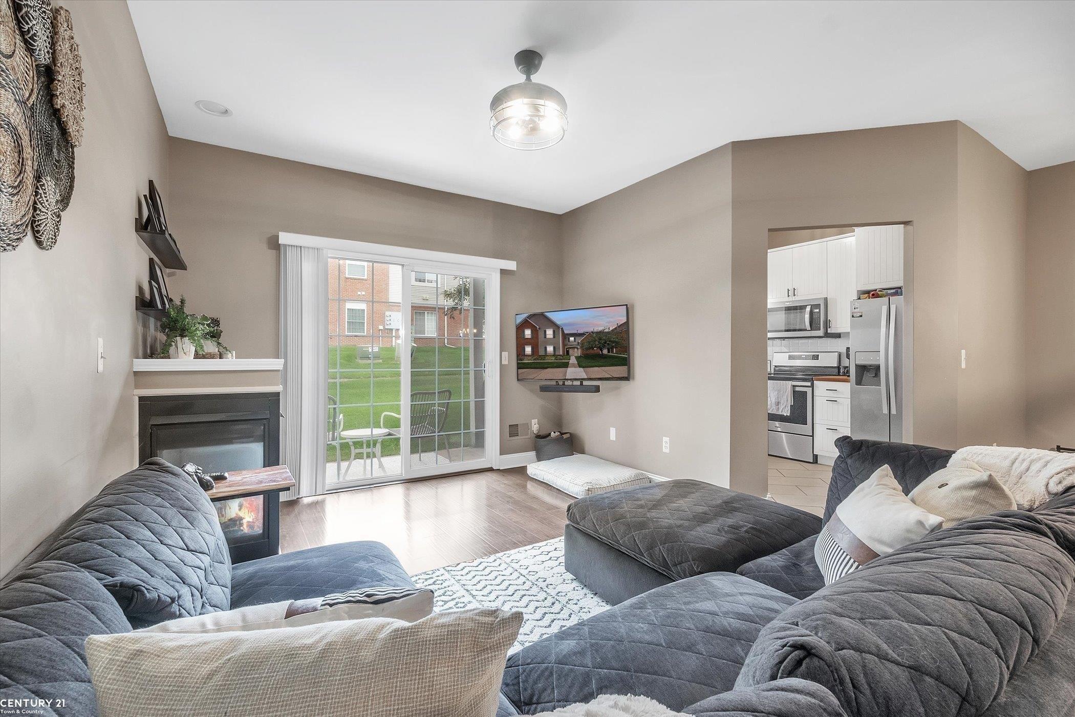 Monarch Dr, Shelby Township, MI 48316