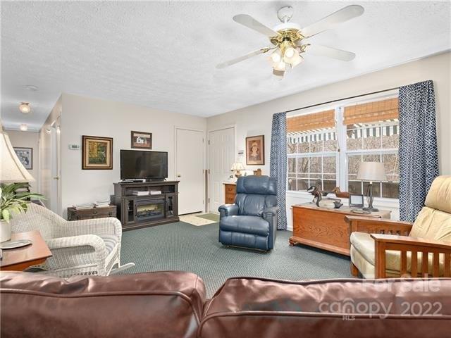 Sleepy Hollow Dr, Waynesville, NC 28785
