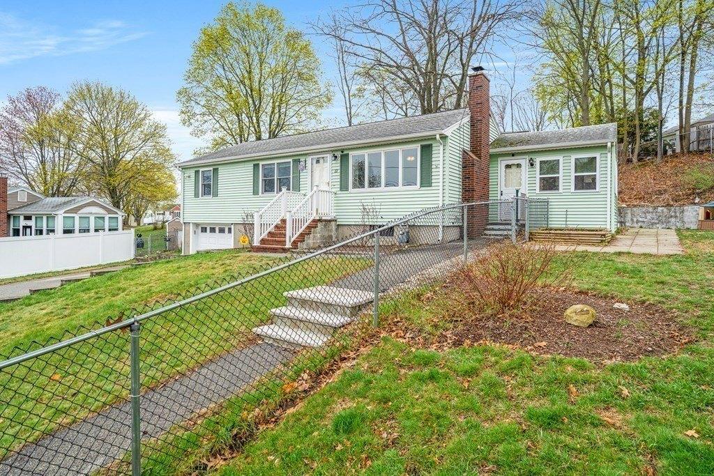 Falcon St, Methuen, MA 01844