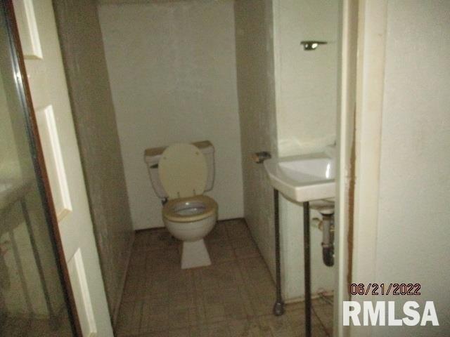 W Alice Ave, West Peoria, IL 61604