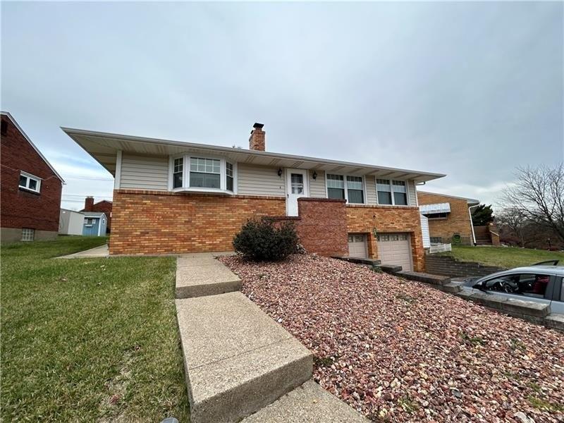 Robinhood Rd, Pittsburgh, PA 15220