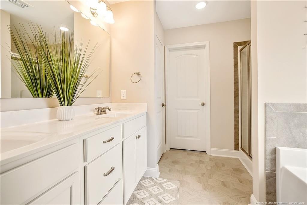 Courtland Dr, Raeford, NC 28376