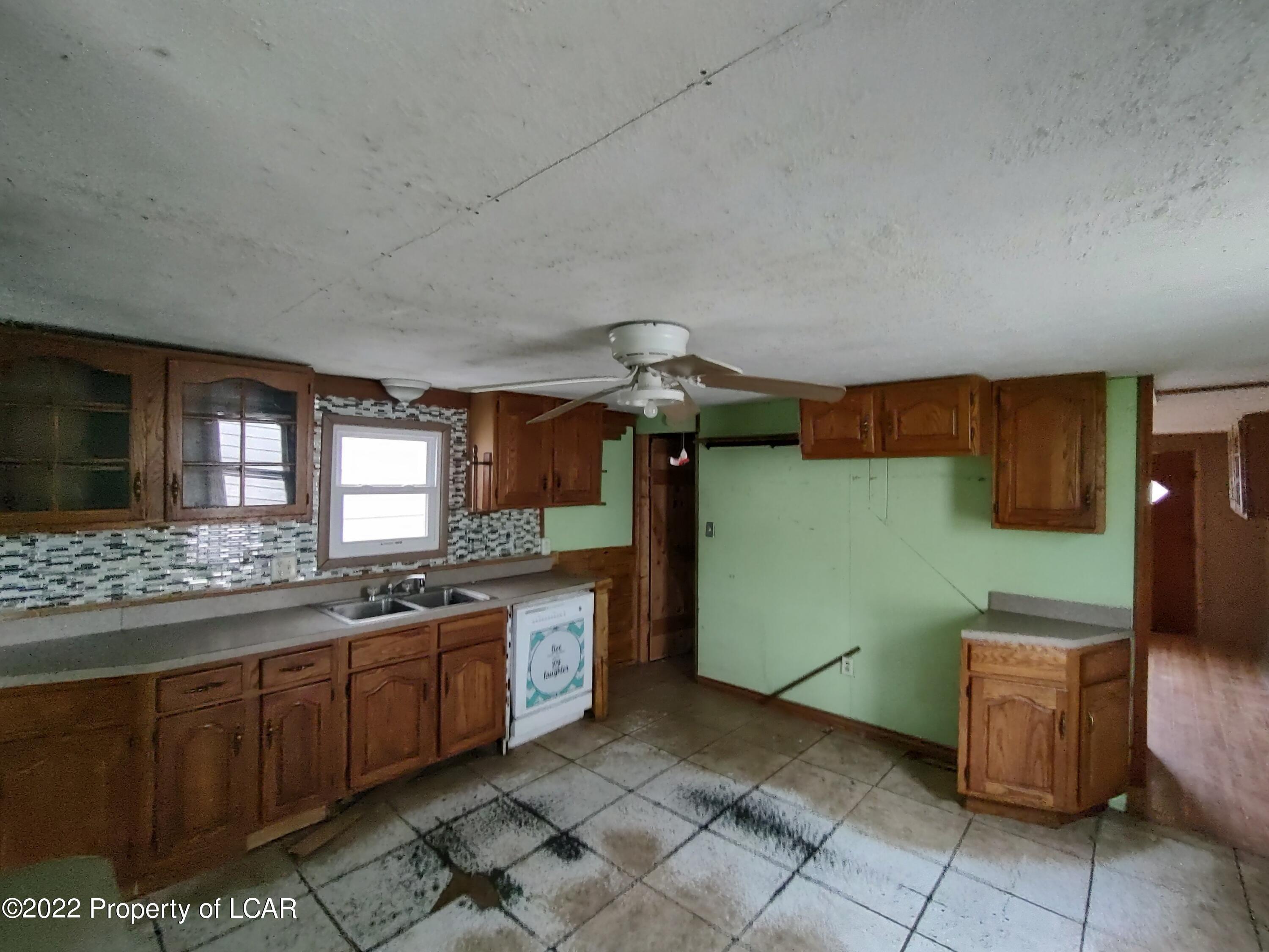 Broderick St, Kingston, PA 18704