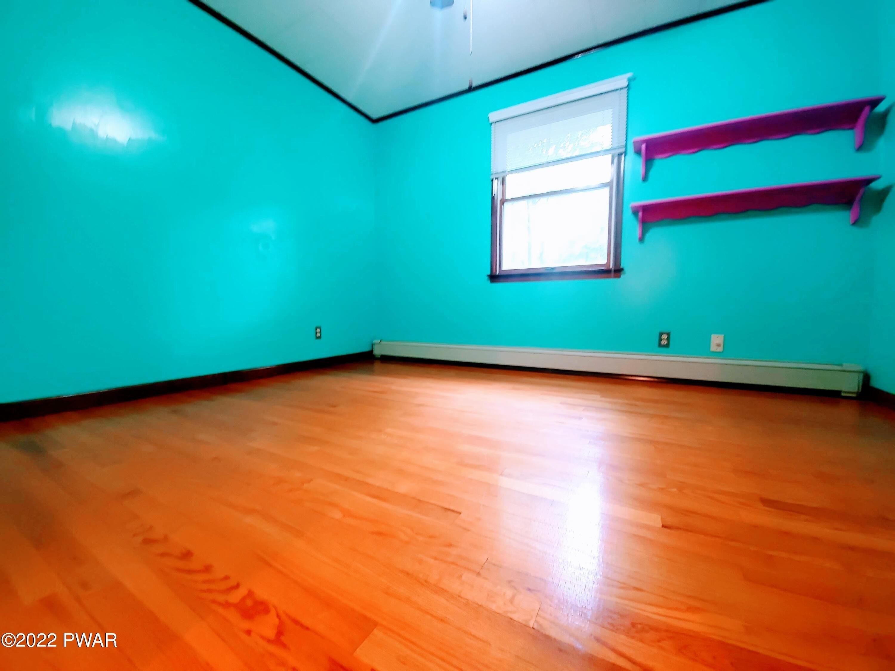 Woodledge Hills Dr, Hawley, PA 18428
