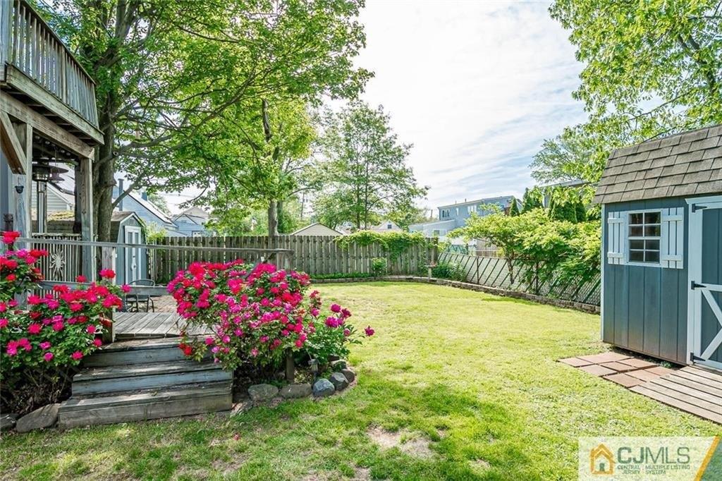 W Edward St, Iselin, NJ 08830