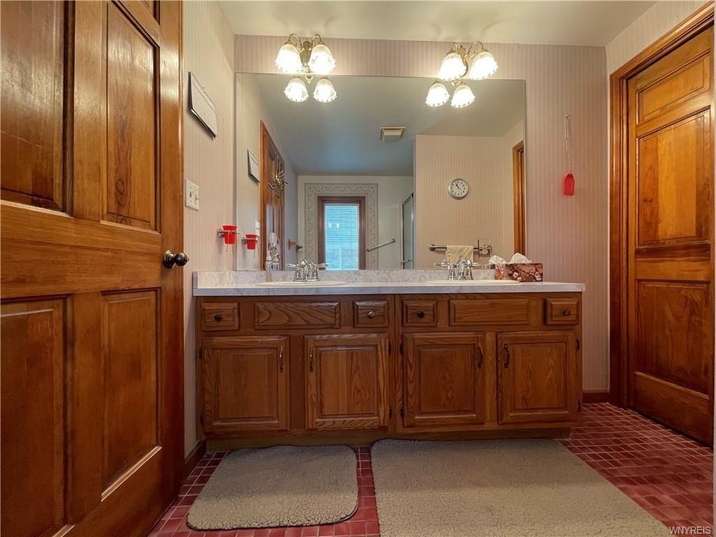 Ivygreen Ct, North Tonawanda, NY 14120
