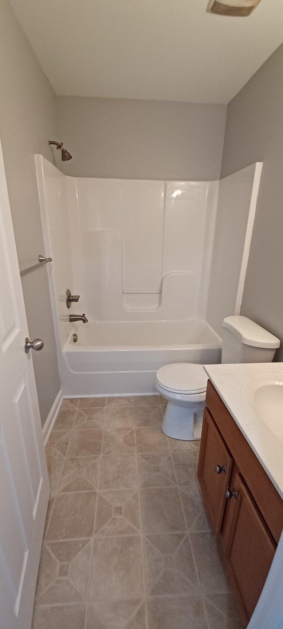 Oak Creek Dr, Clarksville, TN 37040