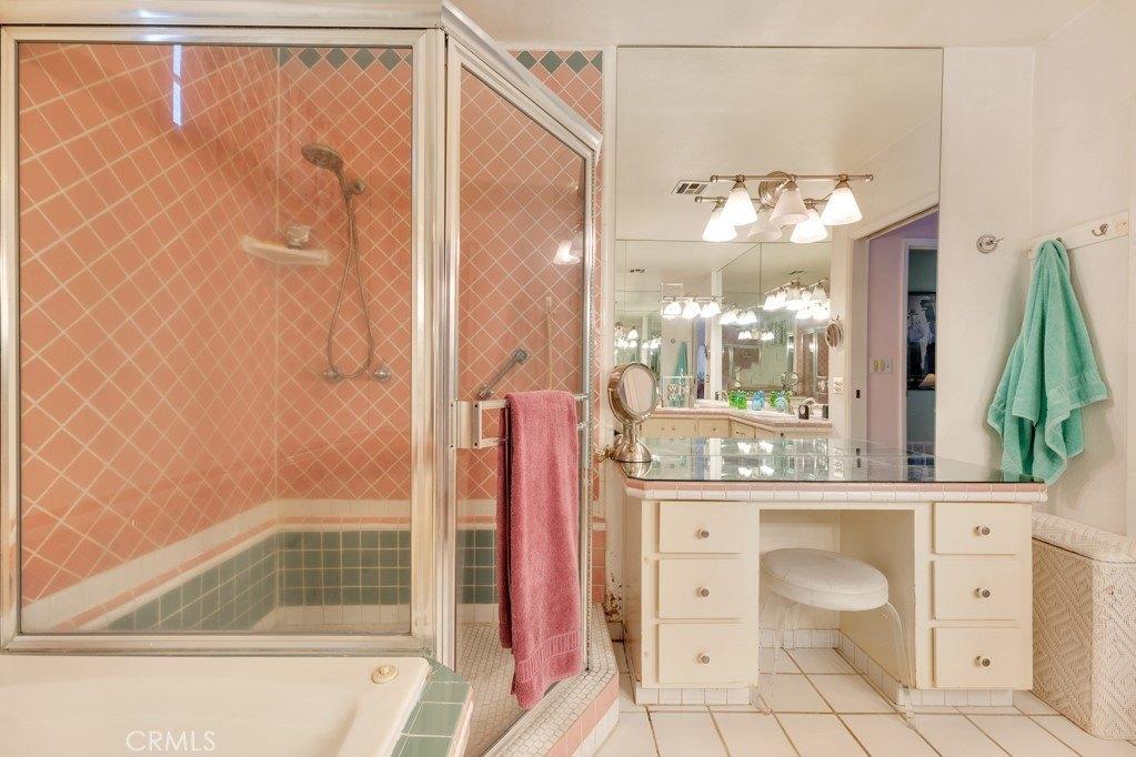 Woodley Ave, Encino, CA 91436