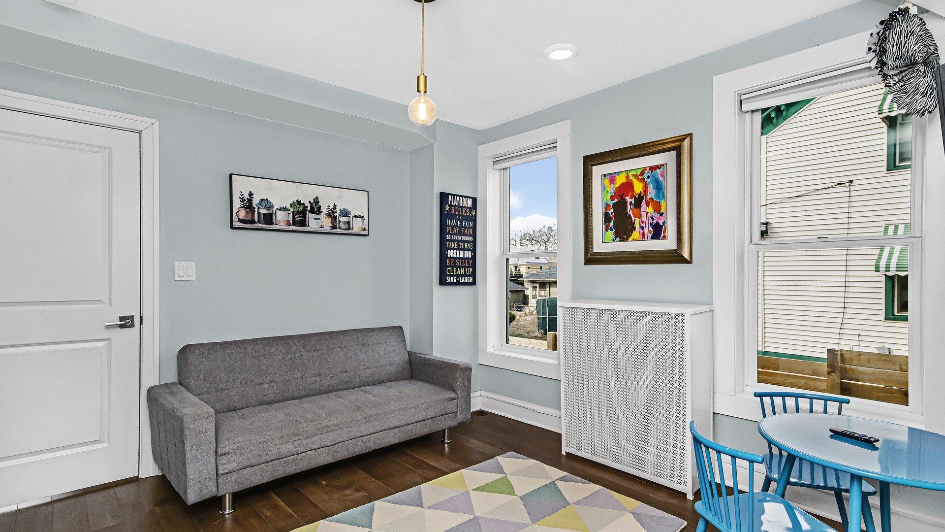Ashland Ave, Evanston, IL 60201