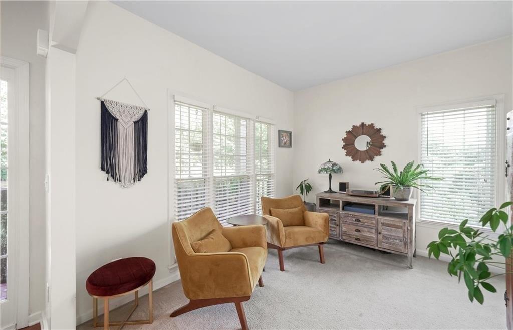 Walnut Creek Dr, Woodstock, GA 30188