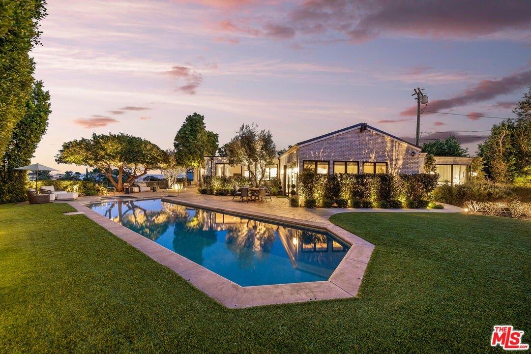 Crest View Dr, Los Angeles, CA 90046