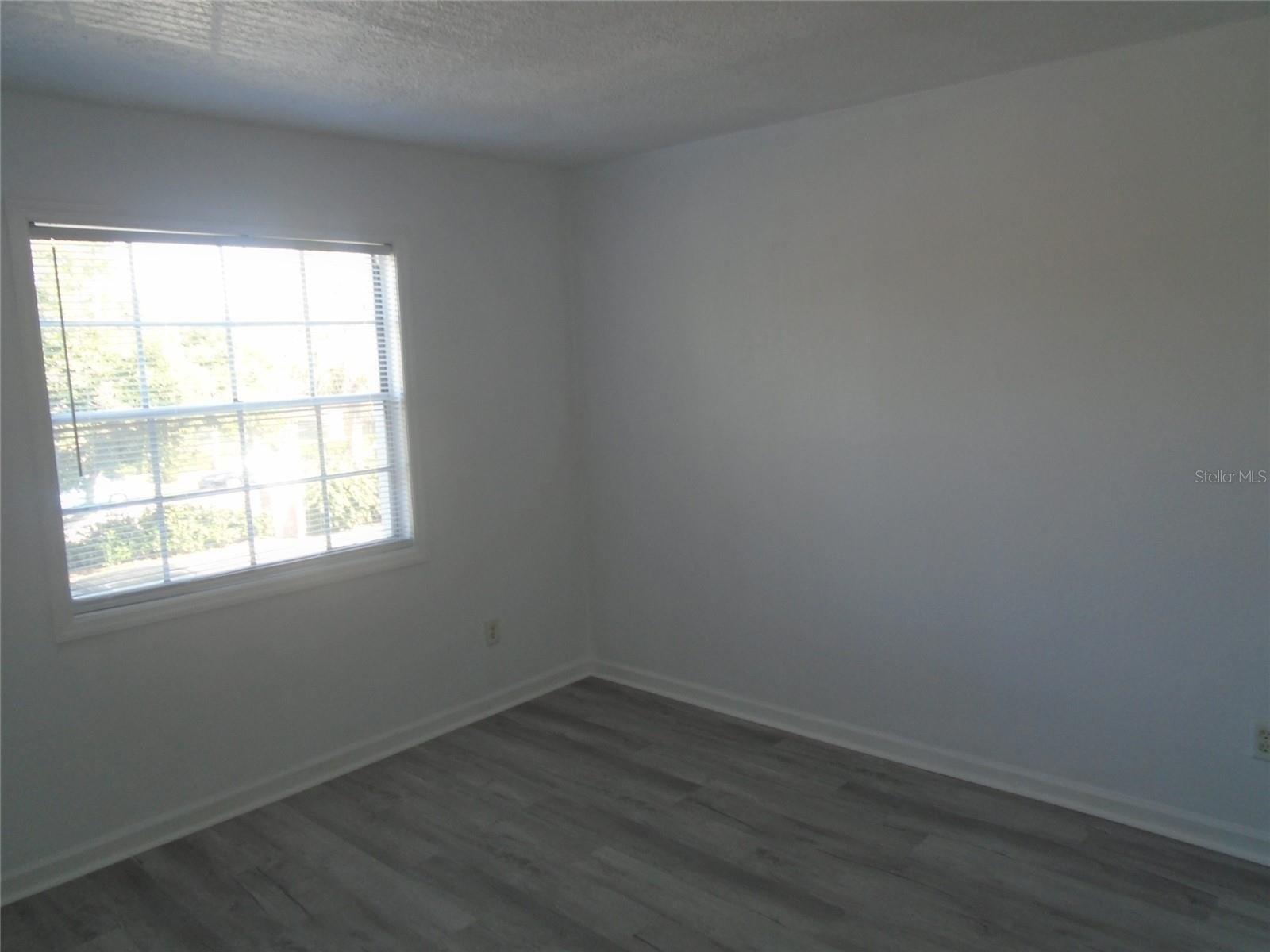 Pompano Dr Se, Saint Petersburg, FL 33705