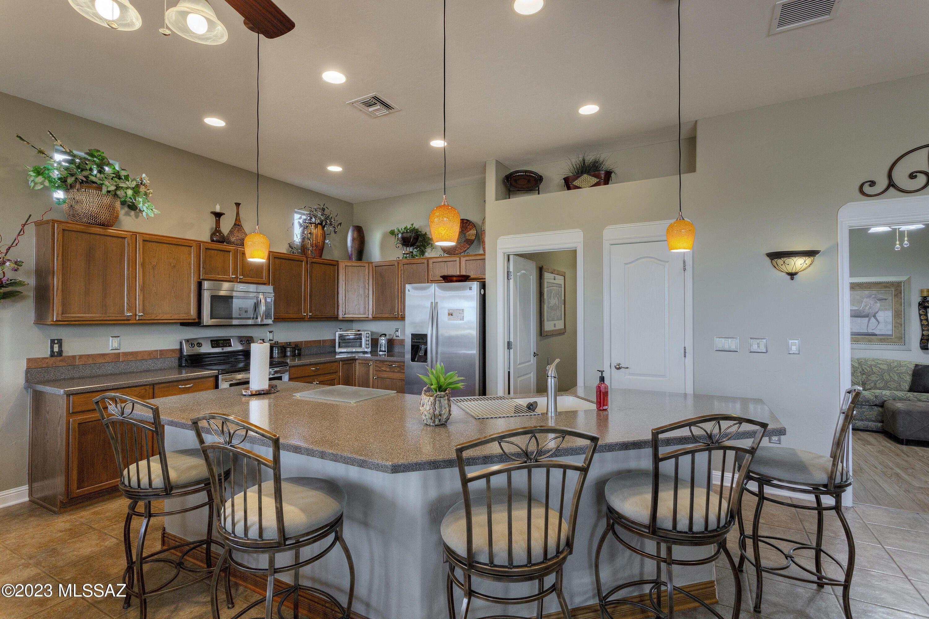W Calle Casas Lindas, Green Valley, AZ 85622