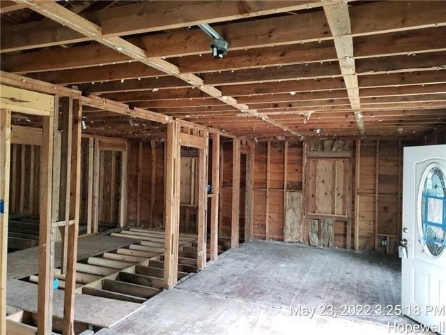 S 20th Ave, Hopewell, VA 23860