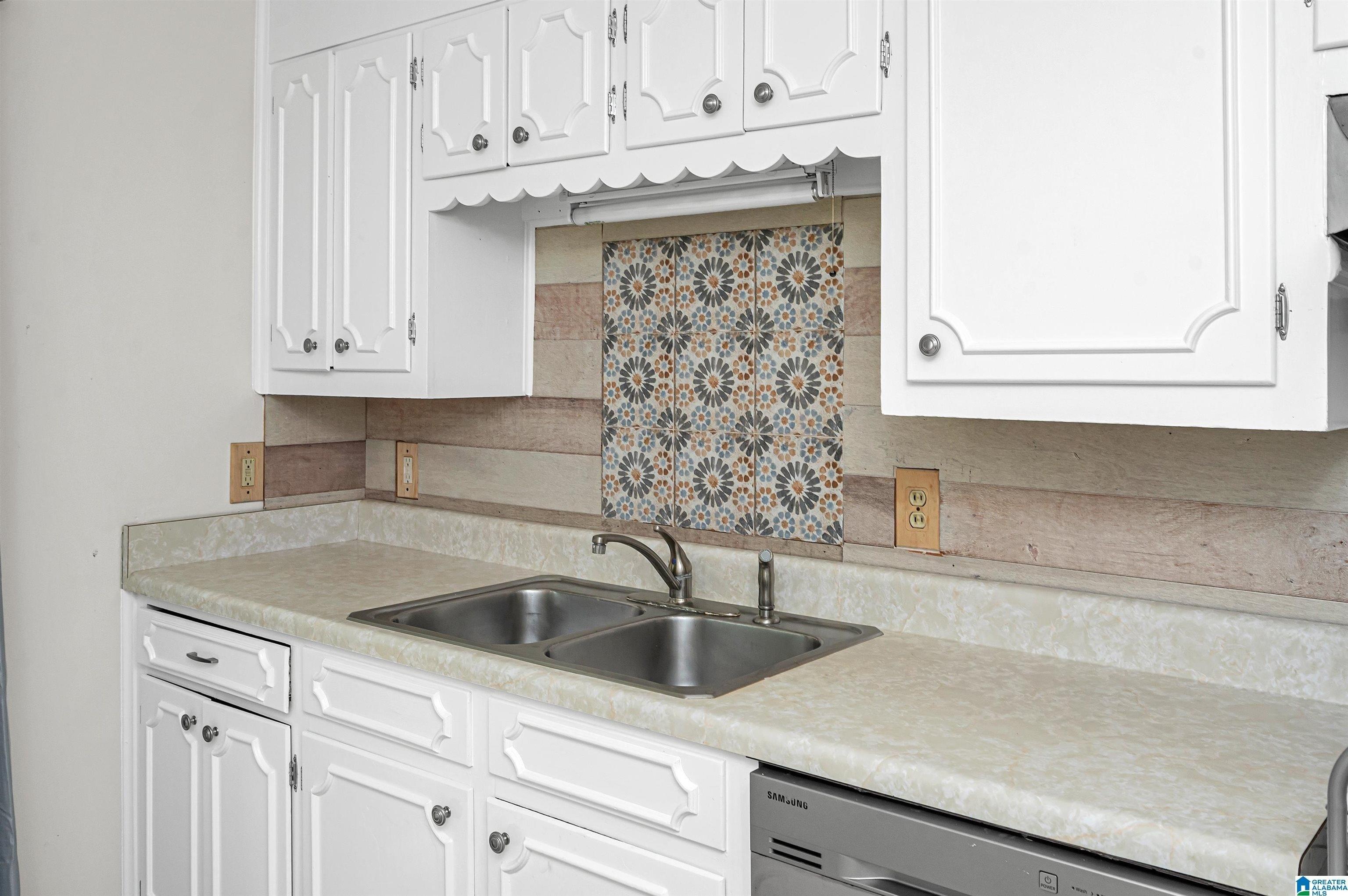 Crest Ln, Birmingham, AL 35209