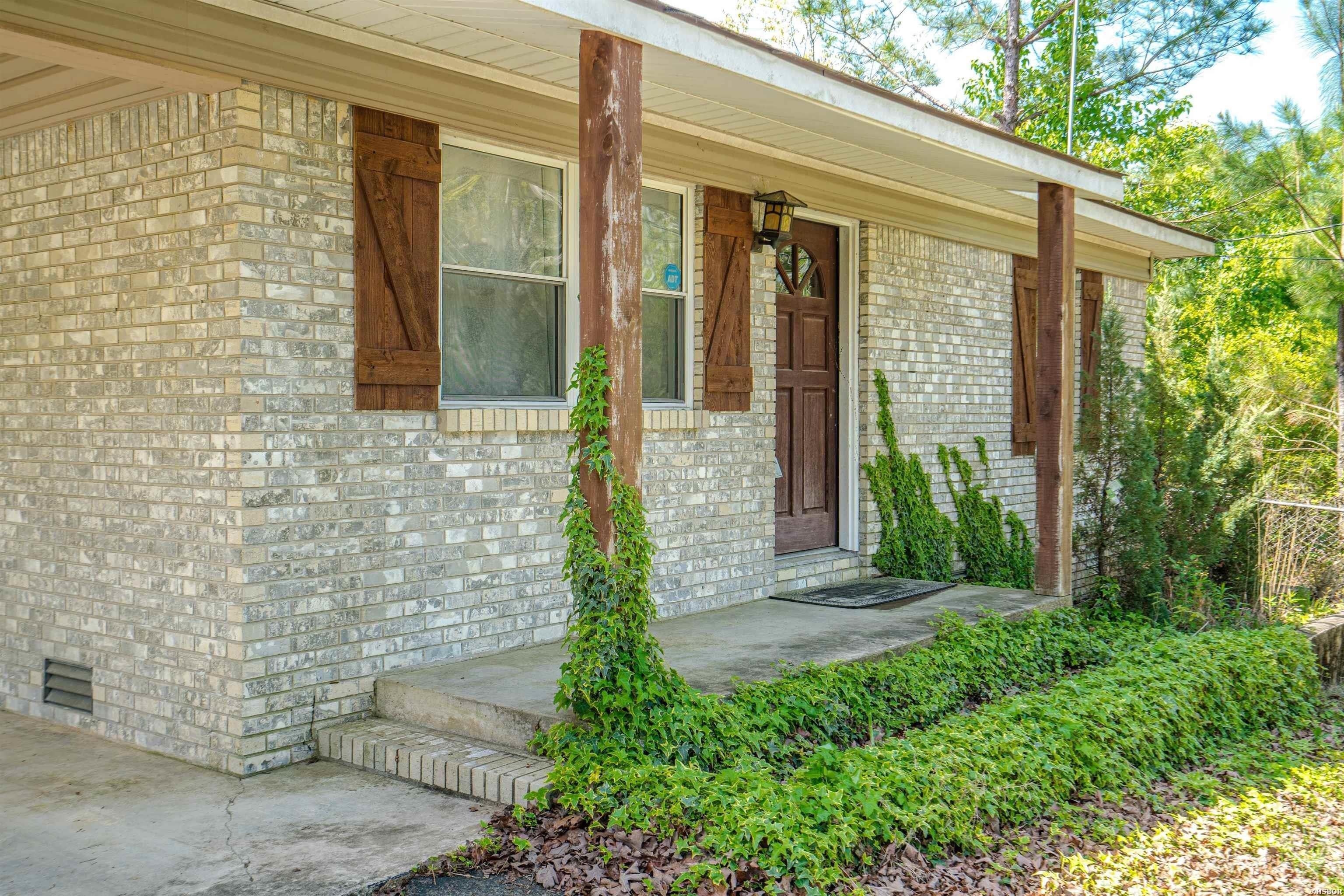 Indian Hills St, Hot Springs, AR 71913