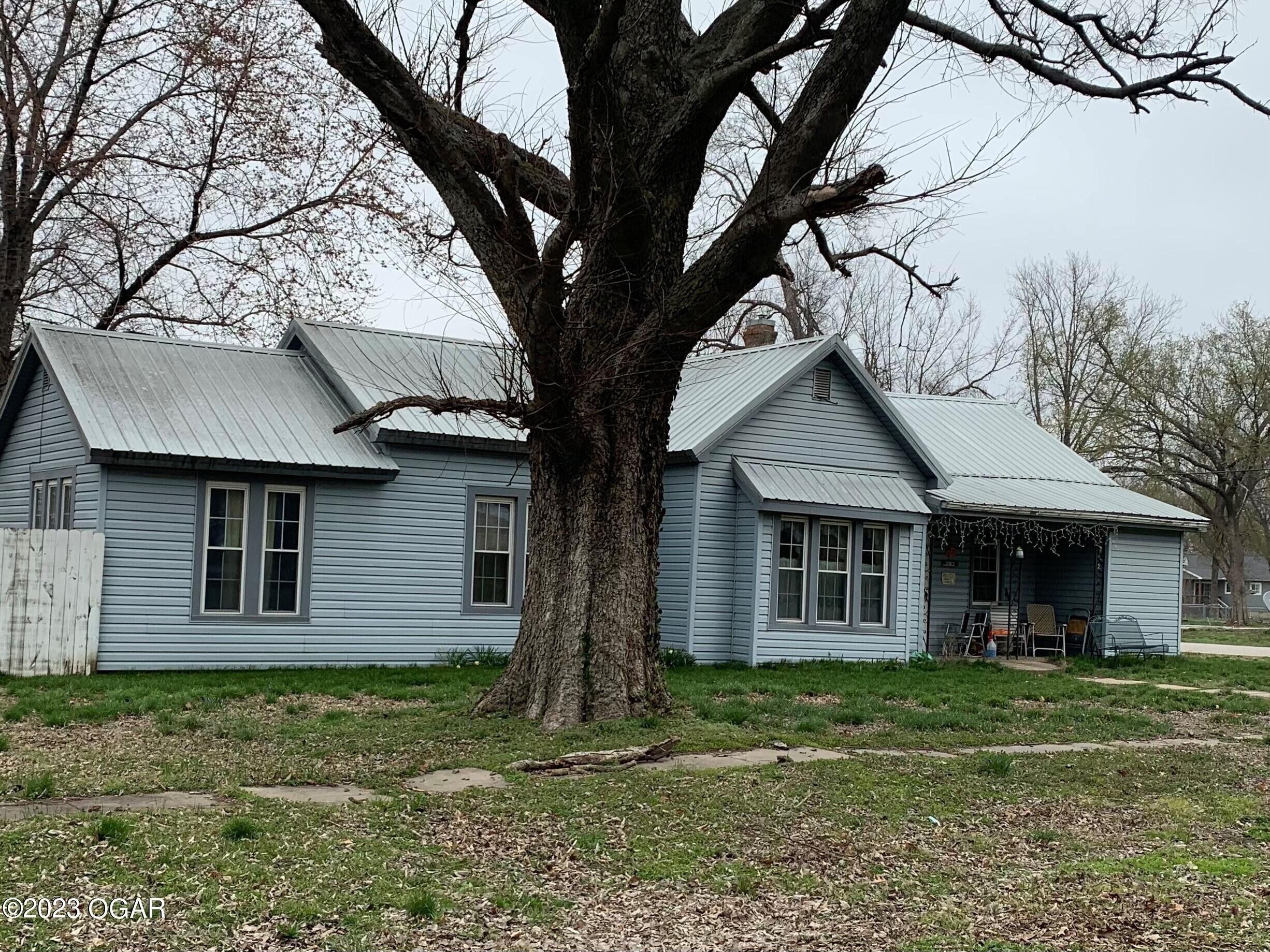 W Market St, Sheldon, MO 64784