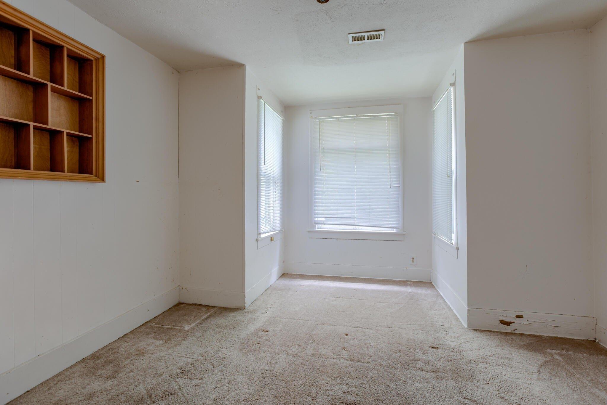 E Washington Ave, Council Bluffs, IA 51503